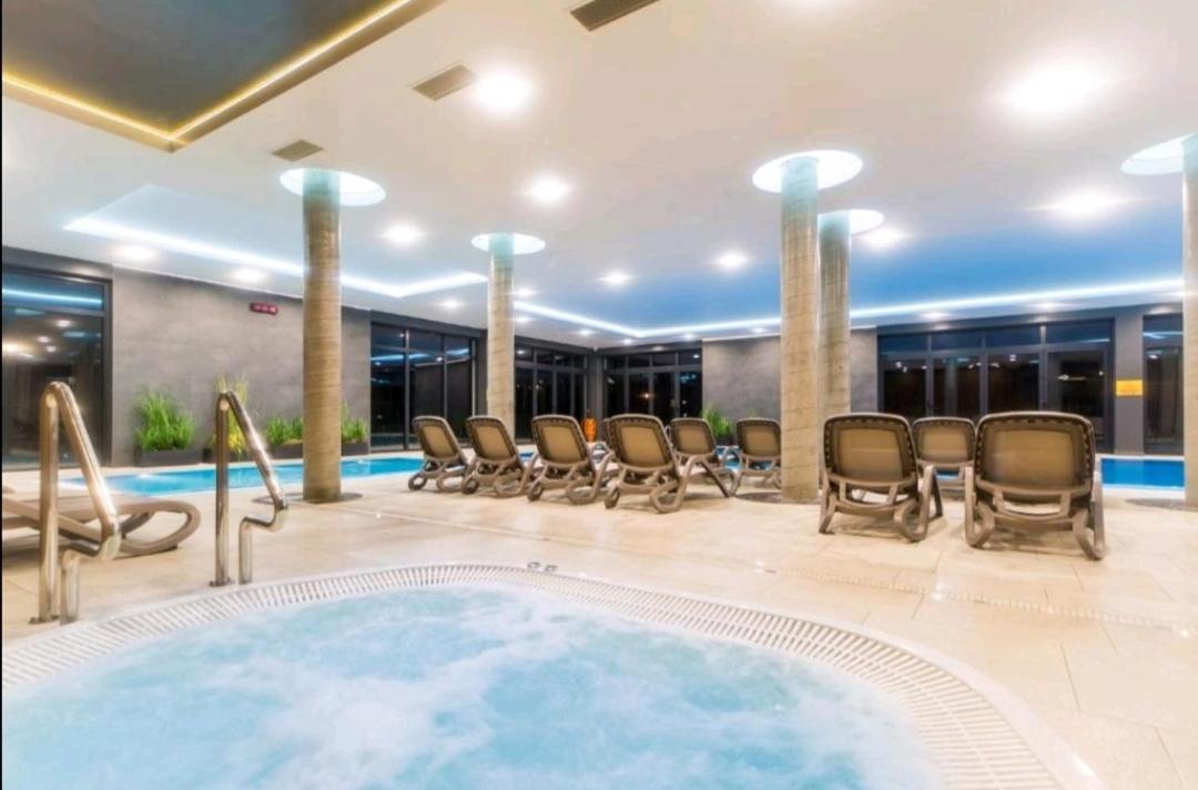 Morze Kolobrzeg Basen Kryty Apartment Exterior photo