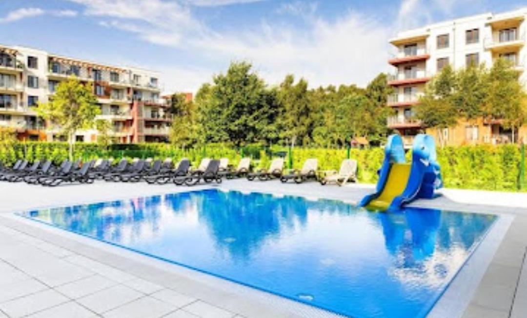 Morze Kolobrzeg Basen Kryty Apartment Exterior photo